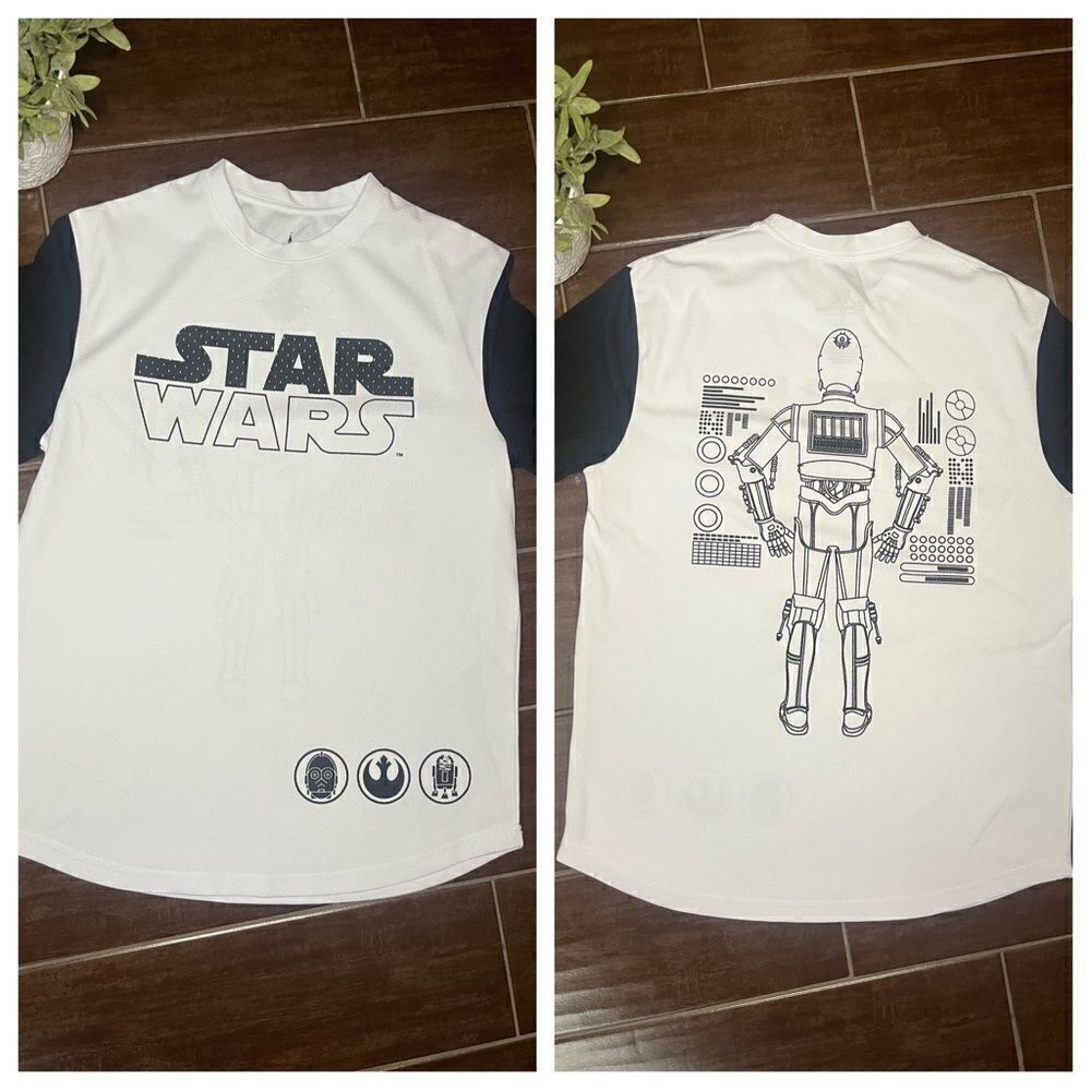 Star Wars black/white shirt by Disney Parks  sz small